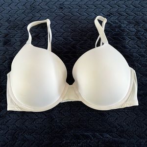 VS Pink Lightly Lined T-Shirt Bra